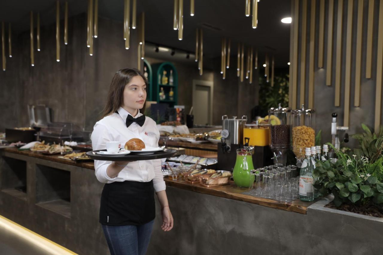 Ap Hotel Boutique Vlorë Esterno foto