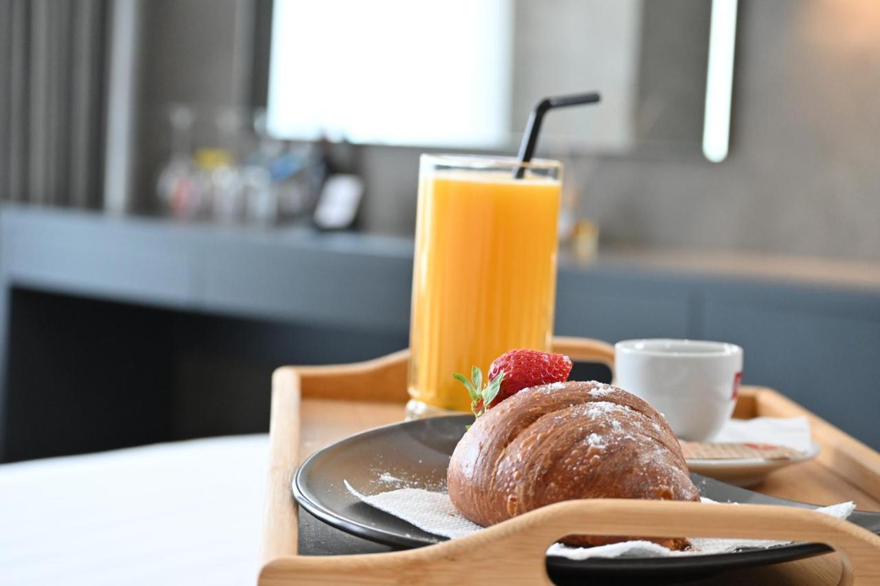 Ap Hotel Boutique Vlorë Esterno foto
